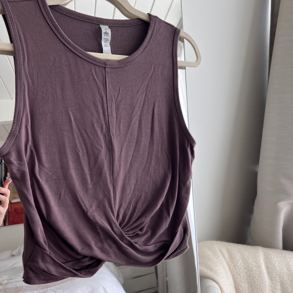 Alo yoga cover tank